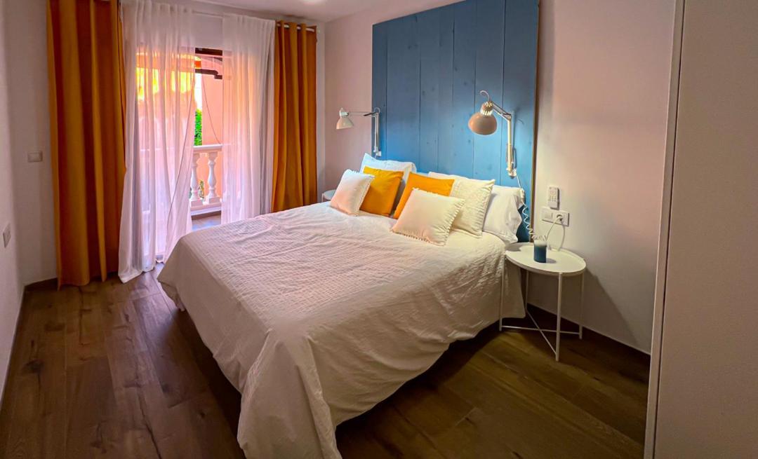 Apartamento En Cala Manzanera カルプ エクステリア 写真